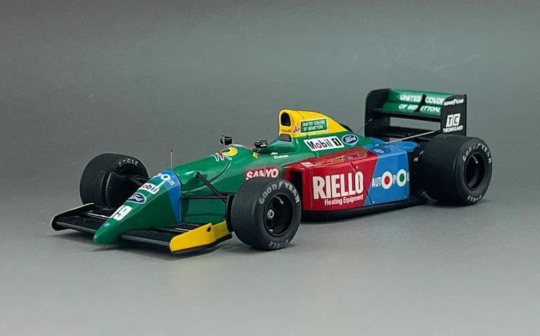 Benetton B190 completed 1/43 scale model by Taka FUKAMI