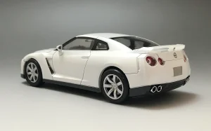 Nissan GT-R R35 White Pearl built by Taka Fukami