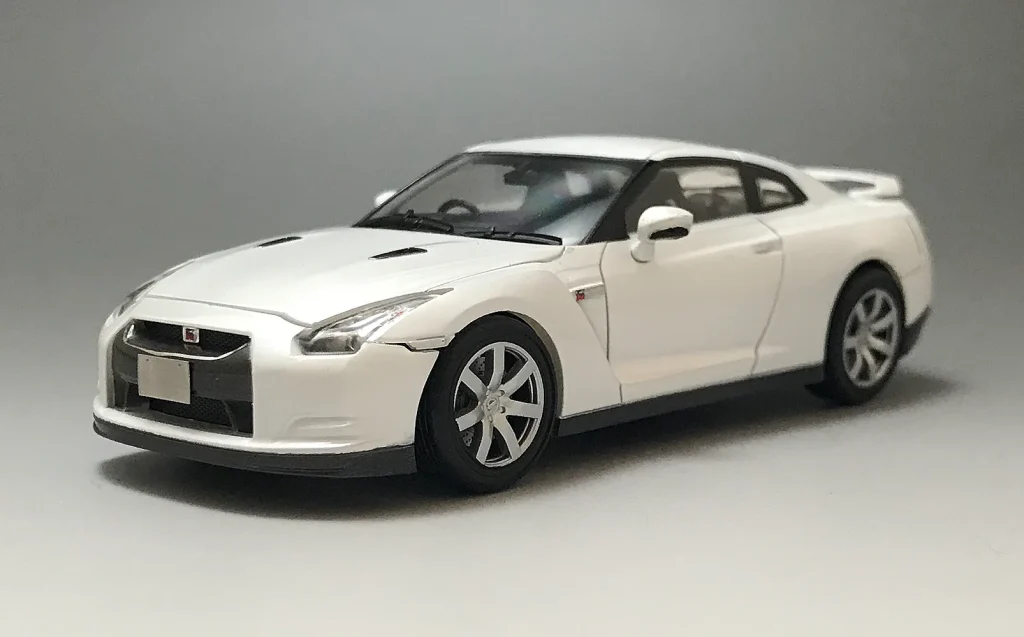 Nissan GT-R R35 White Pearl built by Taka Fukami
